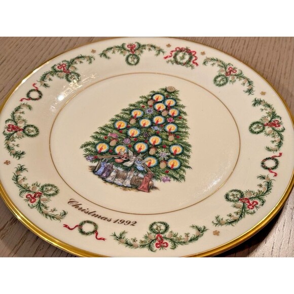 Lenox Plate 1992 Christmas Trees Around the World -France (Second in the Series) - Picture 2 of 4
